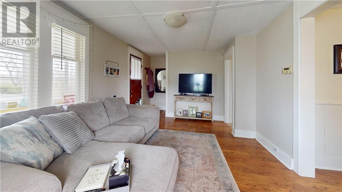 15 VANKOUGHNET STREET Image 6