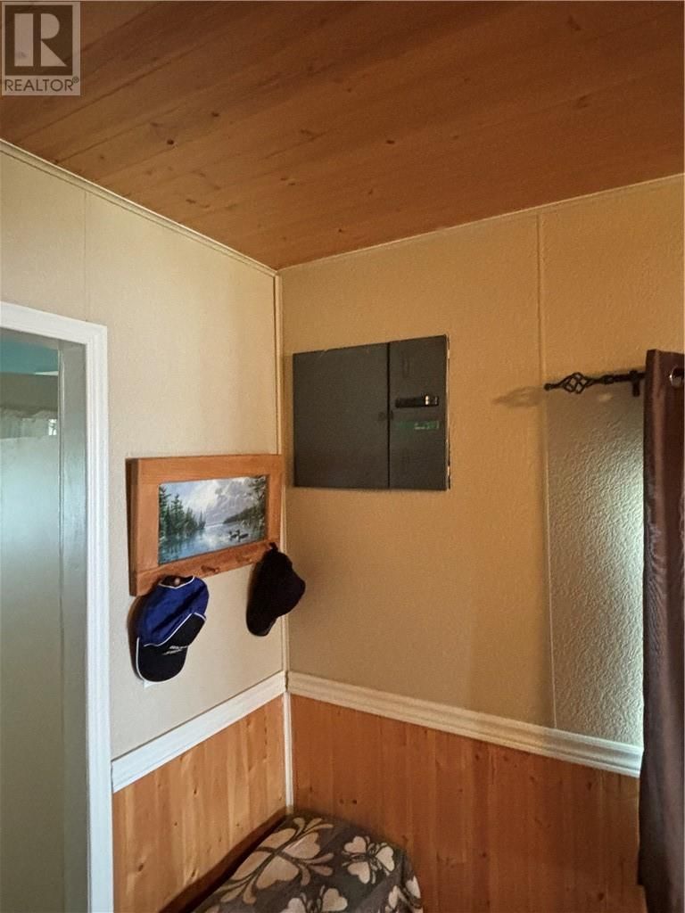 33C LAC CACHE ROAD Image 12