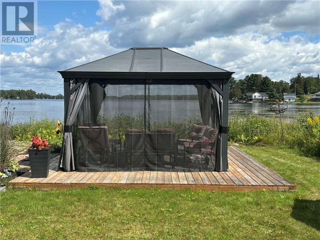 33C LAC CACHE ROAD Image 23