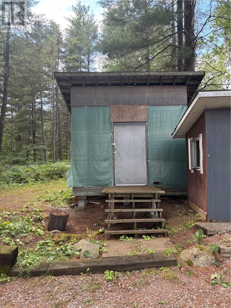 33C LAC CACHE ROAD Image 26