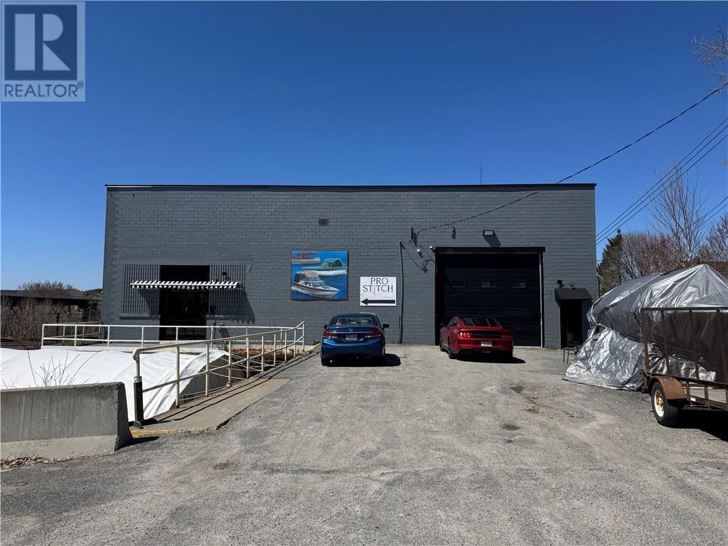 UPPER - 250 FROOD ROAD Image 1
