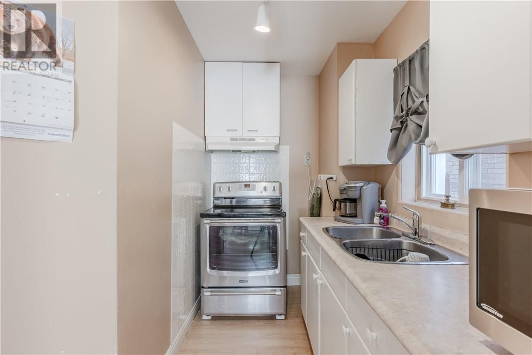 387 BESSIE AVENUE Image 10