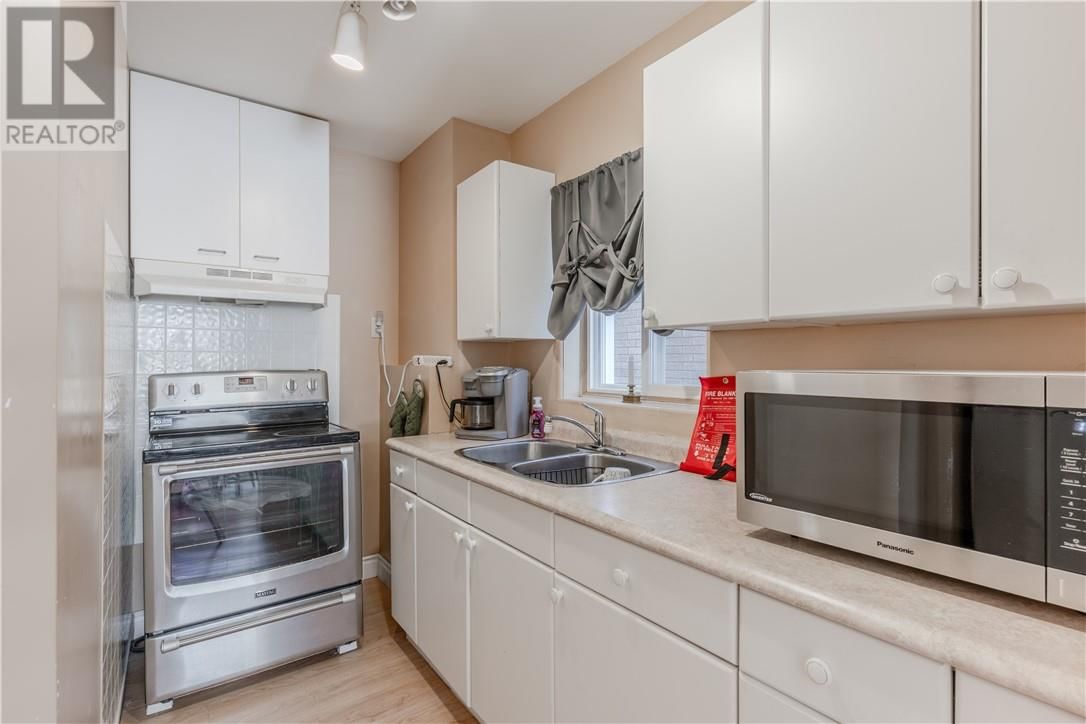 387 BESSIE AVENUE Image 11