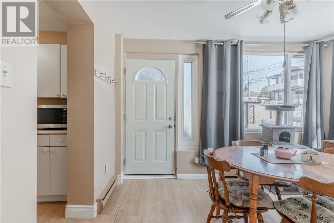 387 BESSIE AVENUE Image 13