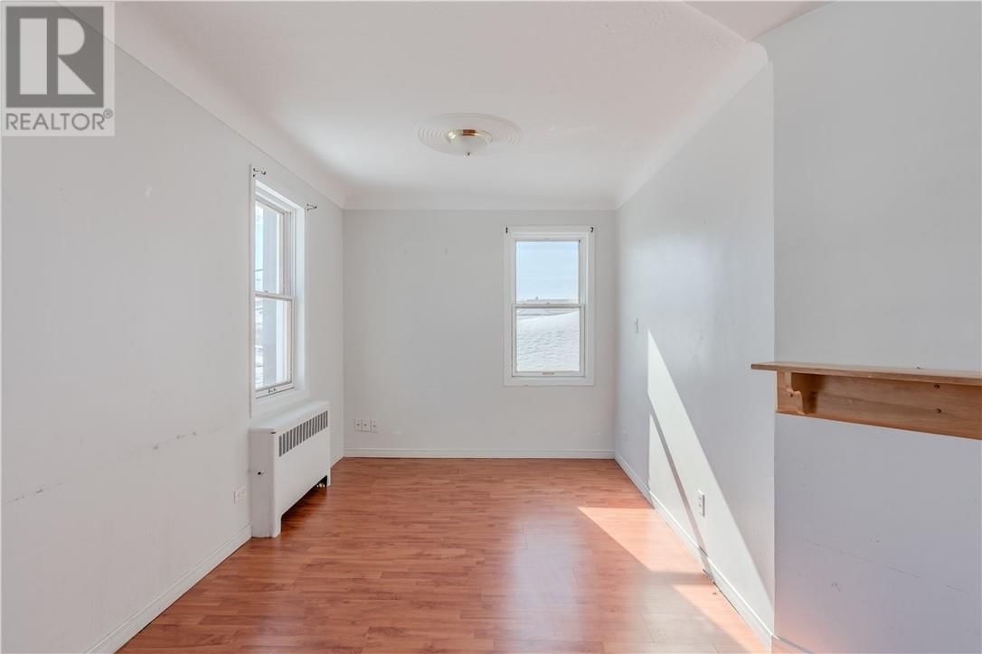 387 BESSIE AVENUE Image 15