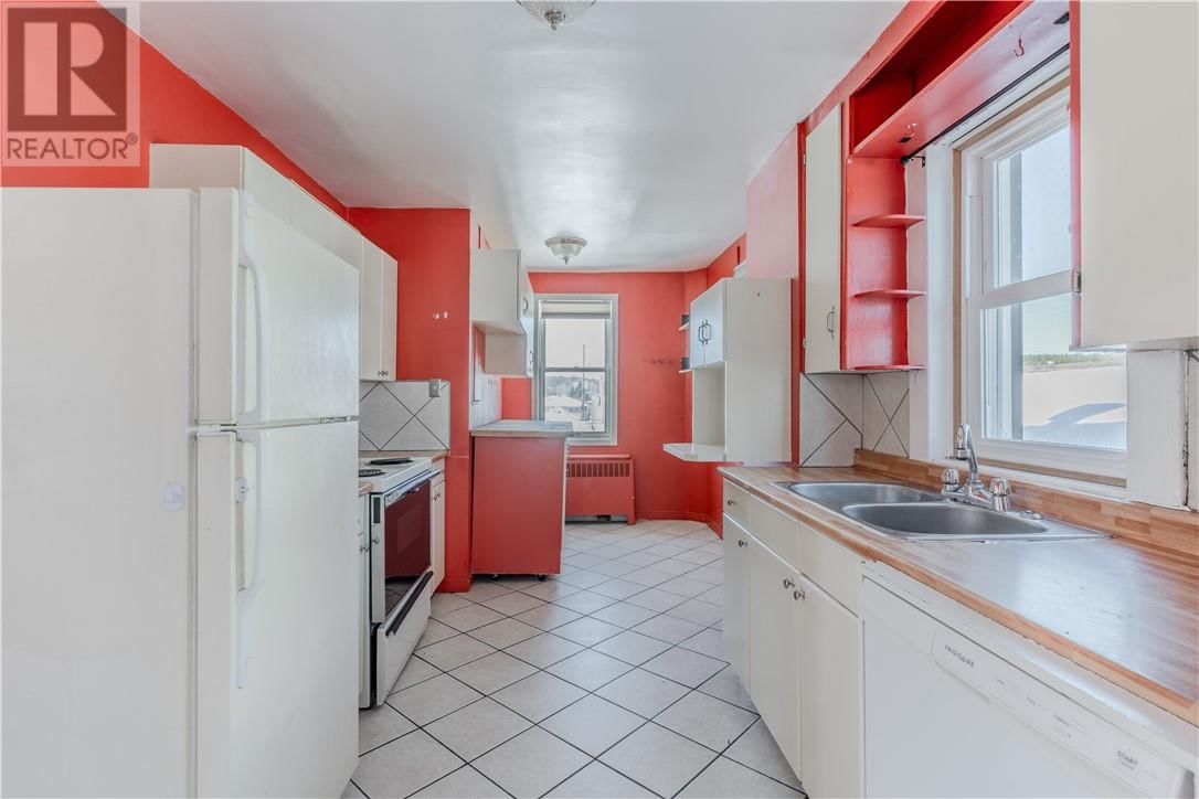 387 BESSIE AVENUE Image 18