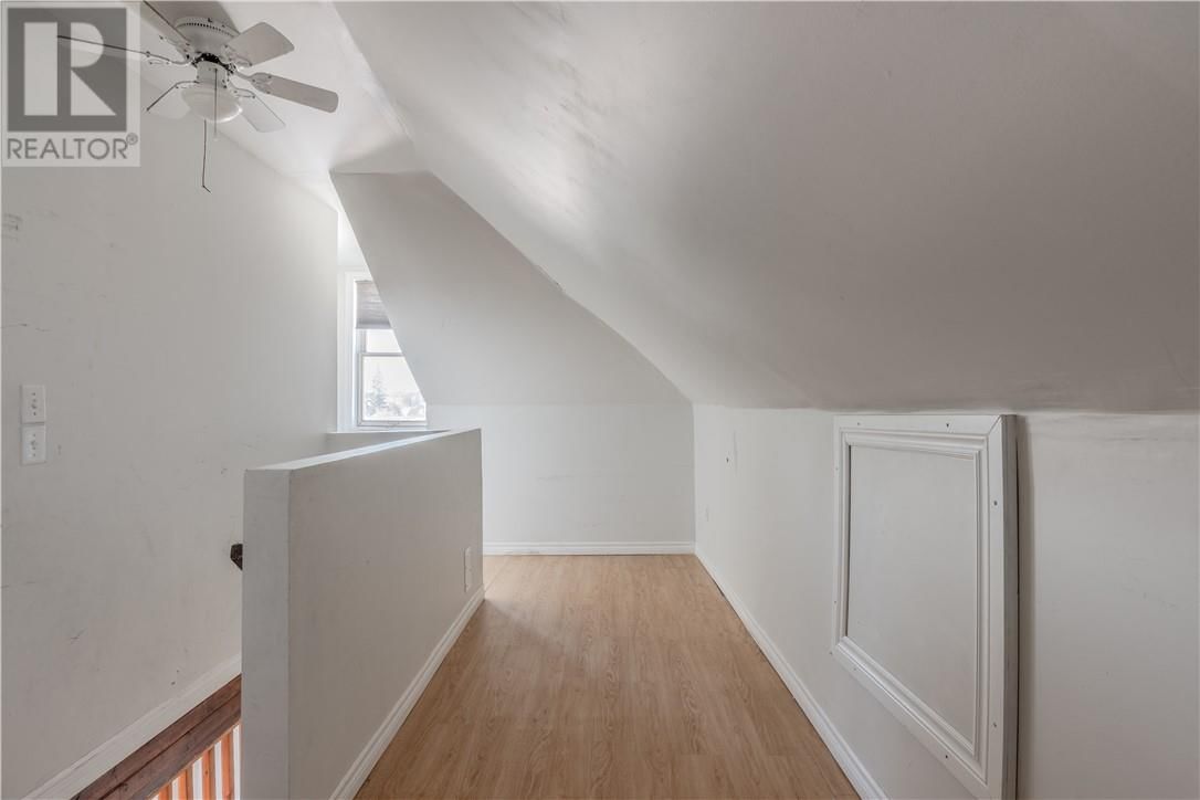 387 BESSIE AVENUE Image 22
