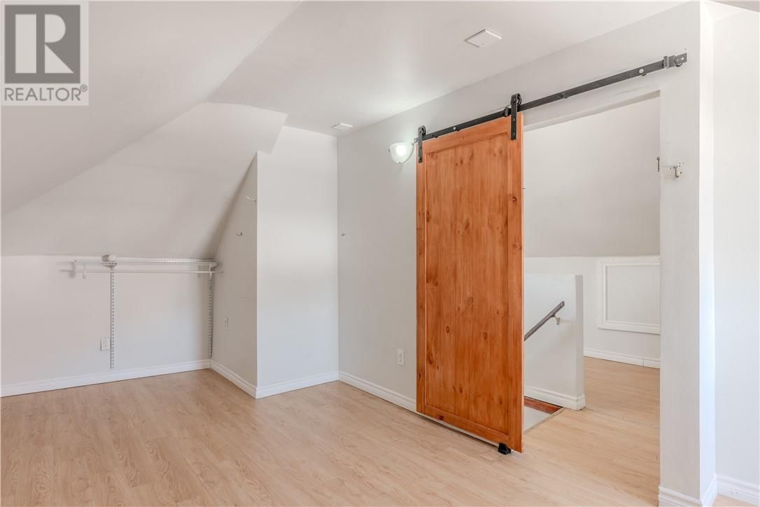 387 BESSIE AVENUE Image 24