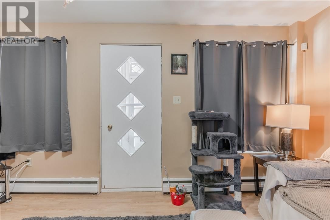 387 BESSIE AVENUE Image 3