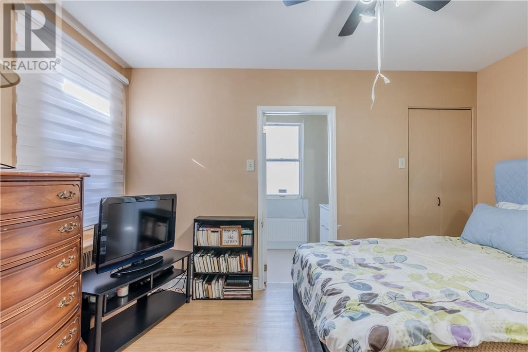 387 BESSIE AVENUE Image 6
