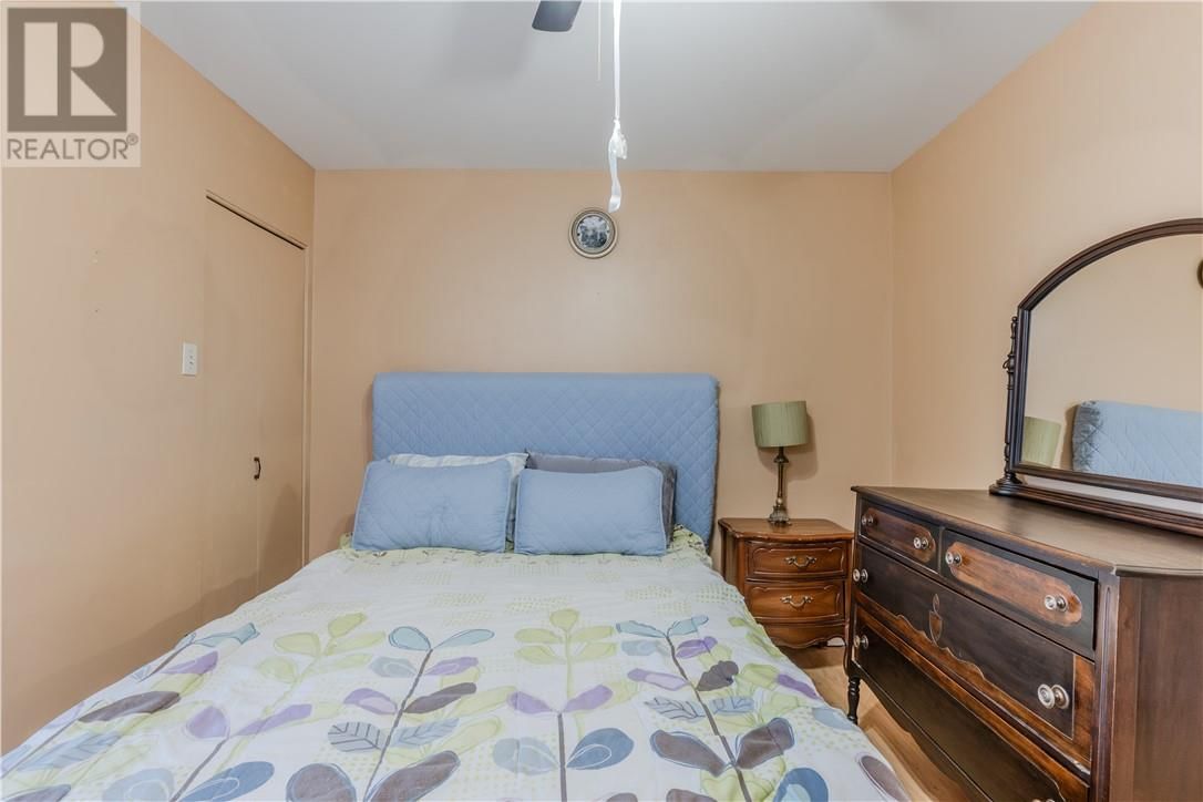 387 BESSIE AVENUE Image 7