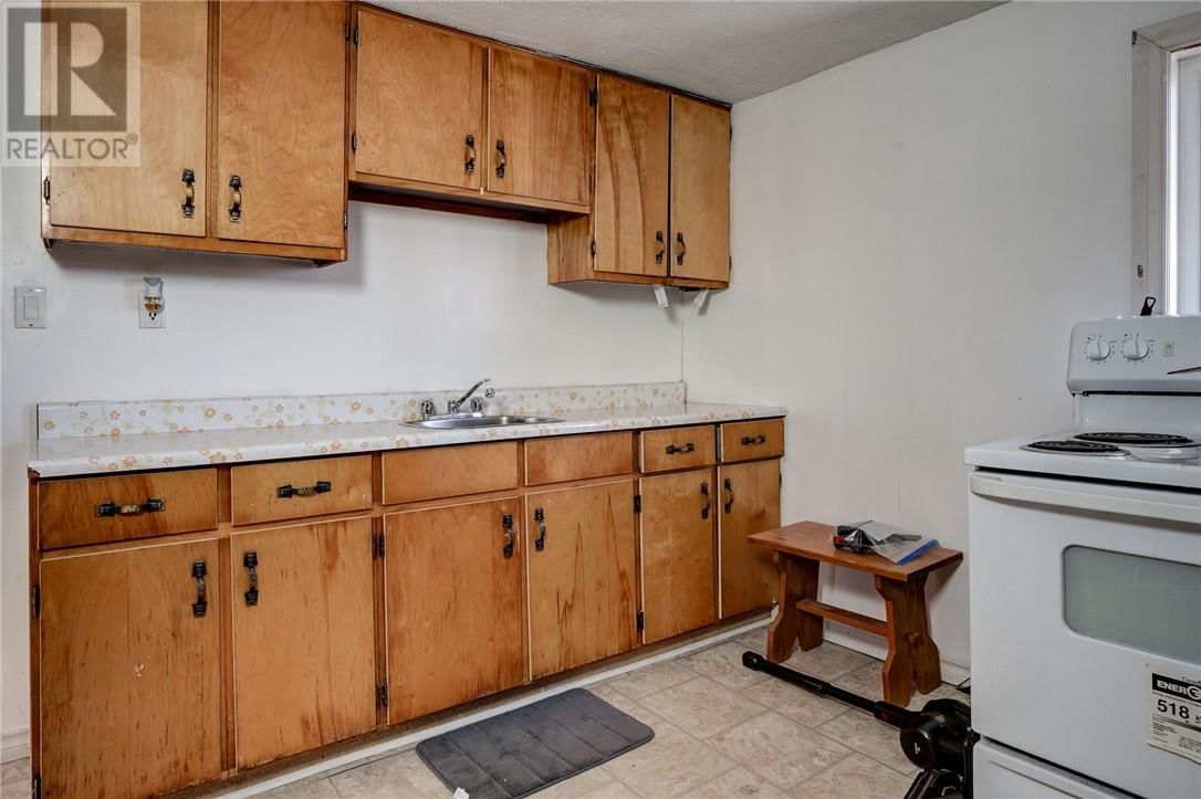 392 MELVIN AVENUE Image 13