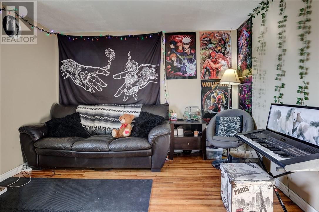 392 MELVIN AVENUE Image 14