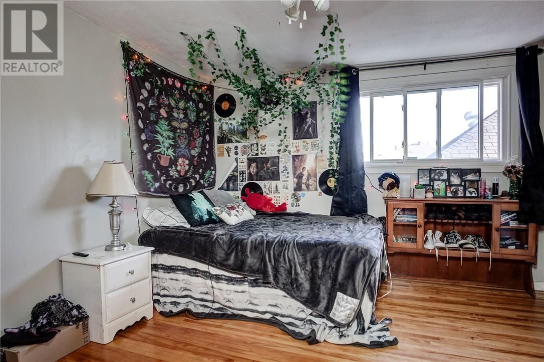 392 MELVIN AVENUE Image 15