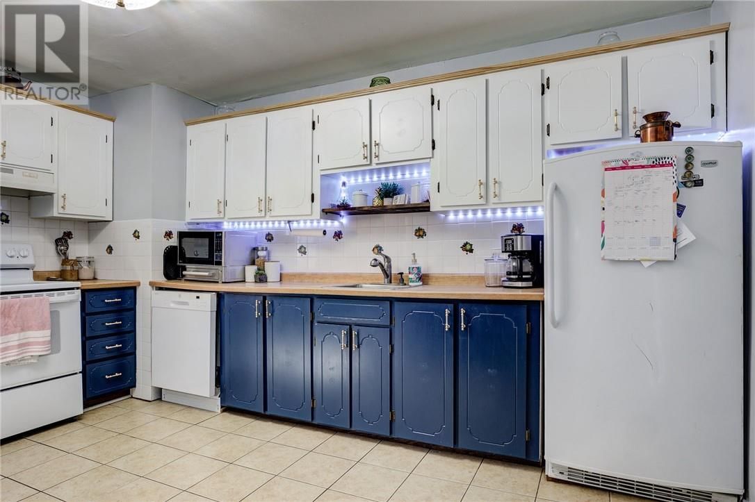 392 MELVIN AVENUE Image 3