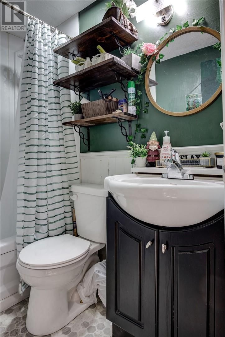 392 MELVIN AVENUE Image 7