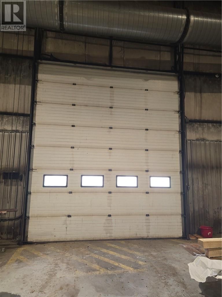 Back Shop - 939 ELISABELLA STREET Image 6