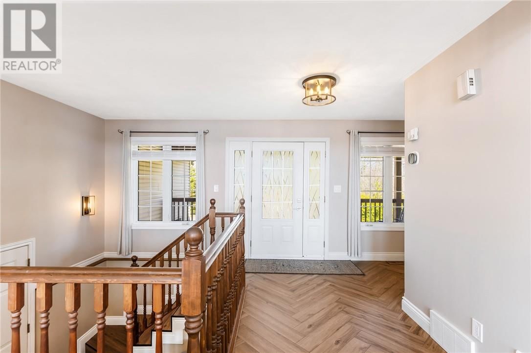 15 YORK DRIVE Image 10