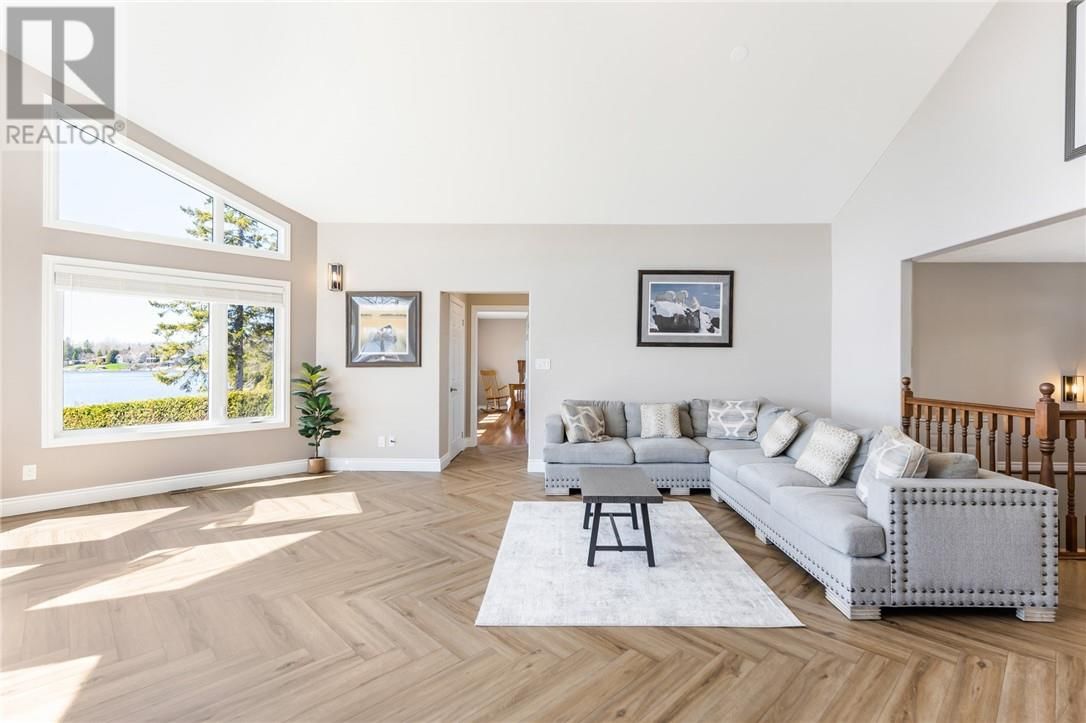 15 YORK DRIVE Image 14