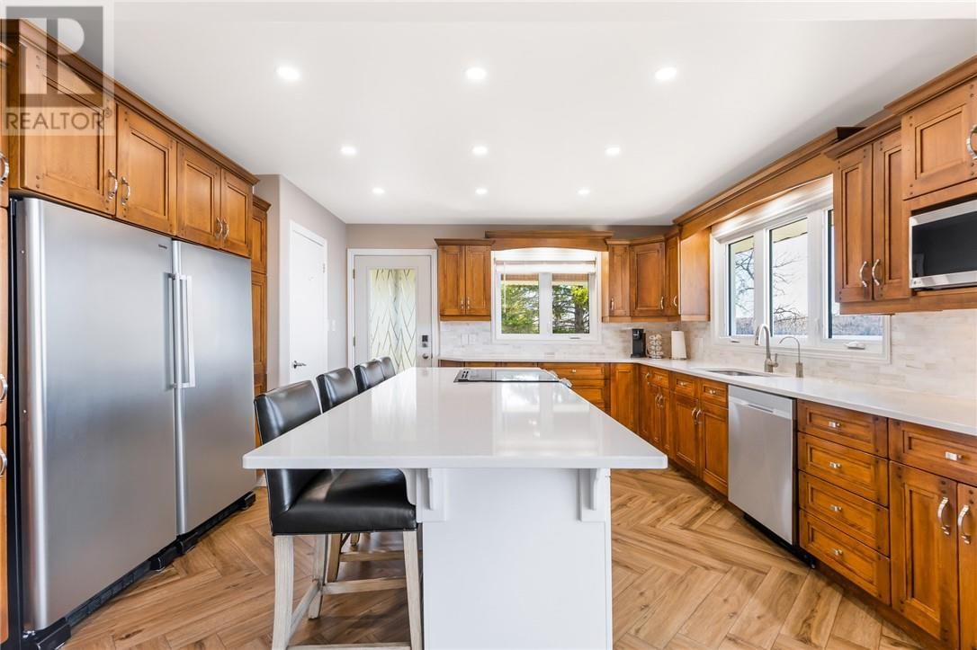 15 YORK DRIVE Image 17