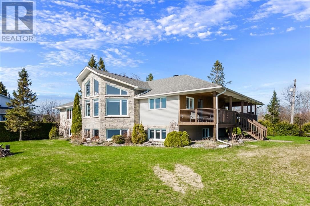 15 YORK DRIVE Image 2