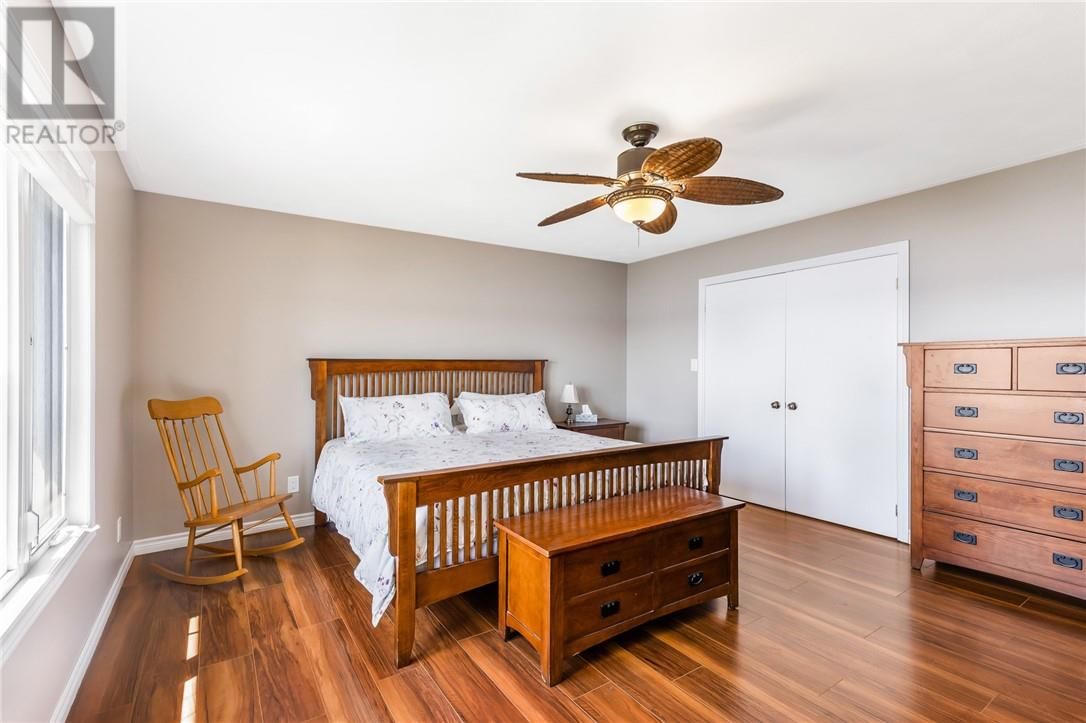 15 YORK DRIVE Image 27
