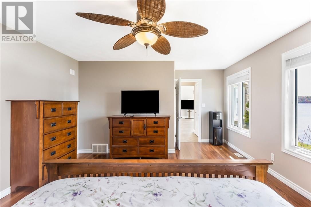 15 YORK DRIVE Image 29