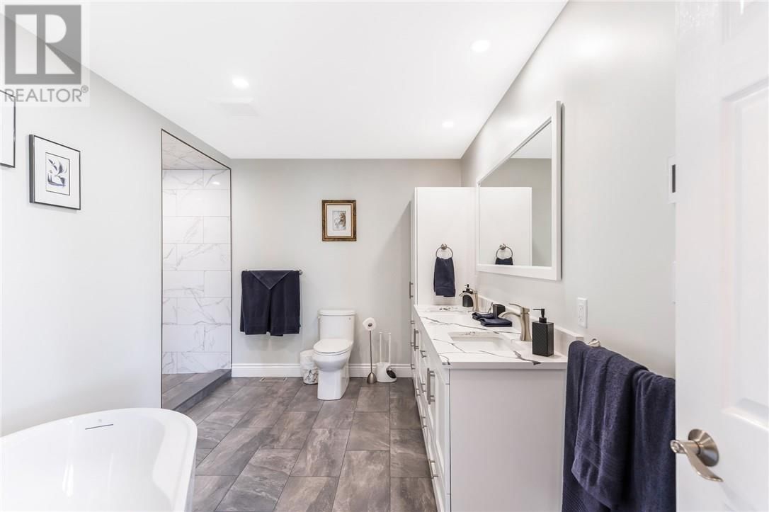 15 YORK DRIVE Image 31