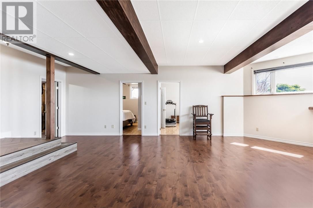 15 YORK DRIVE Image 42