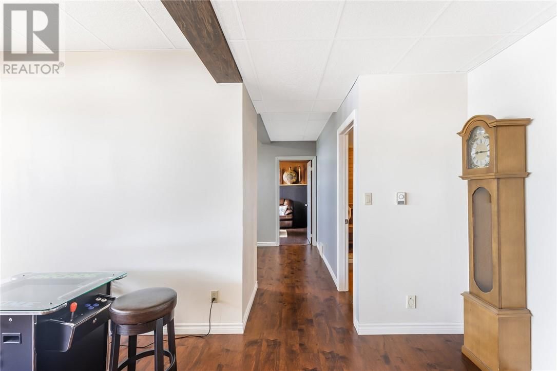 15 YORK DRIVE Image 48