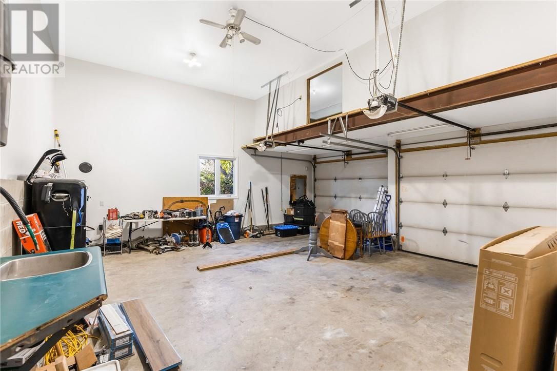 15 YORK DRIVE Image 59