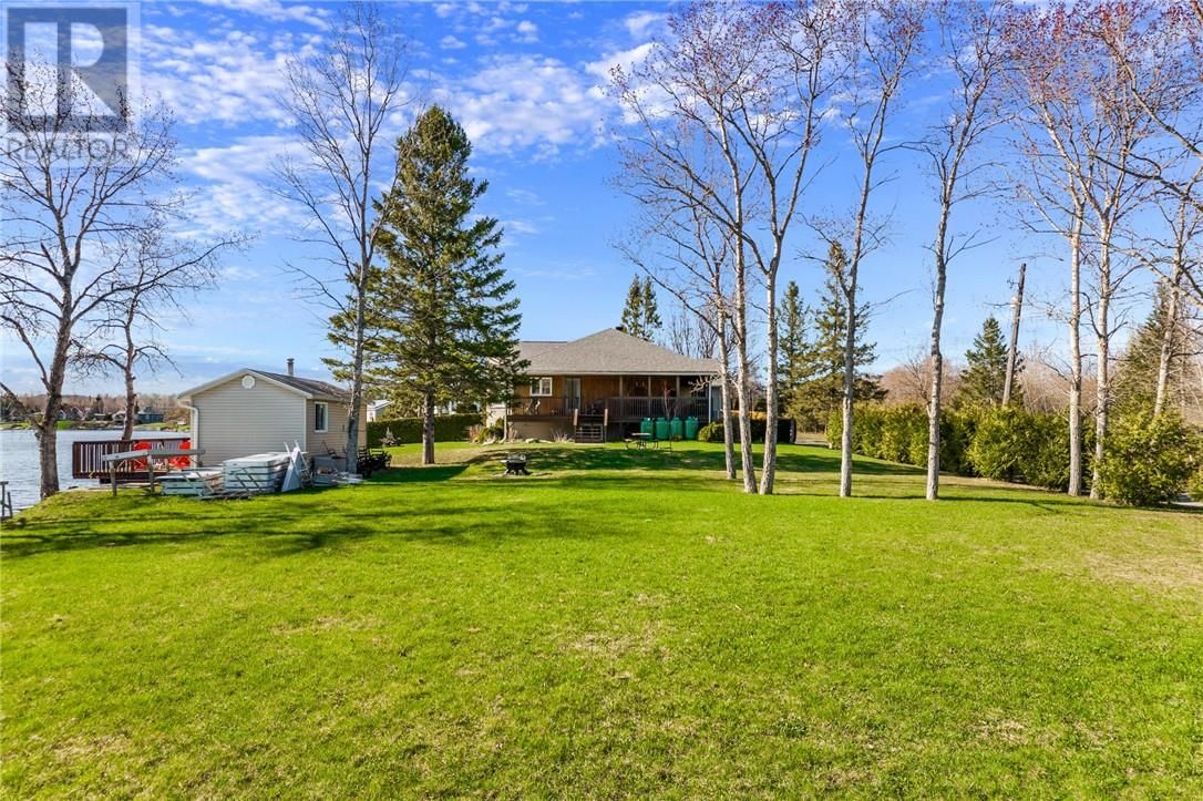 15 YORK DRIVE Image 64