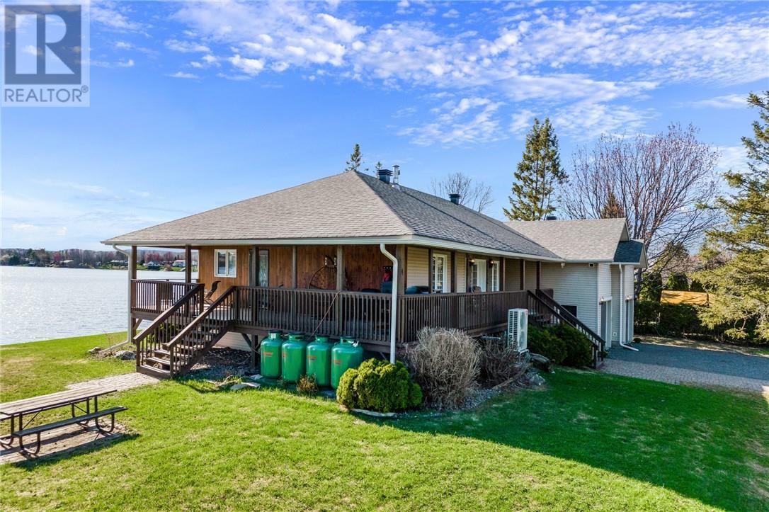 15 YORK DRIVE Image 8