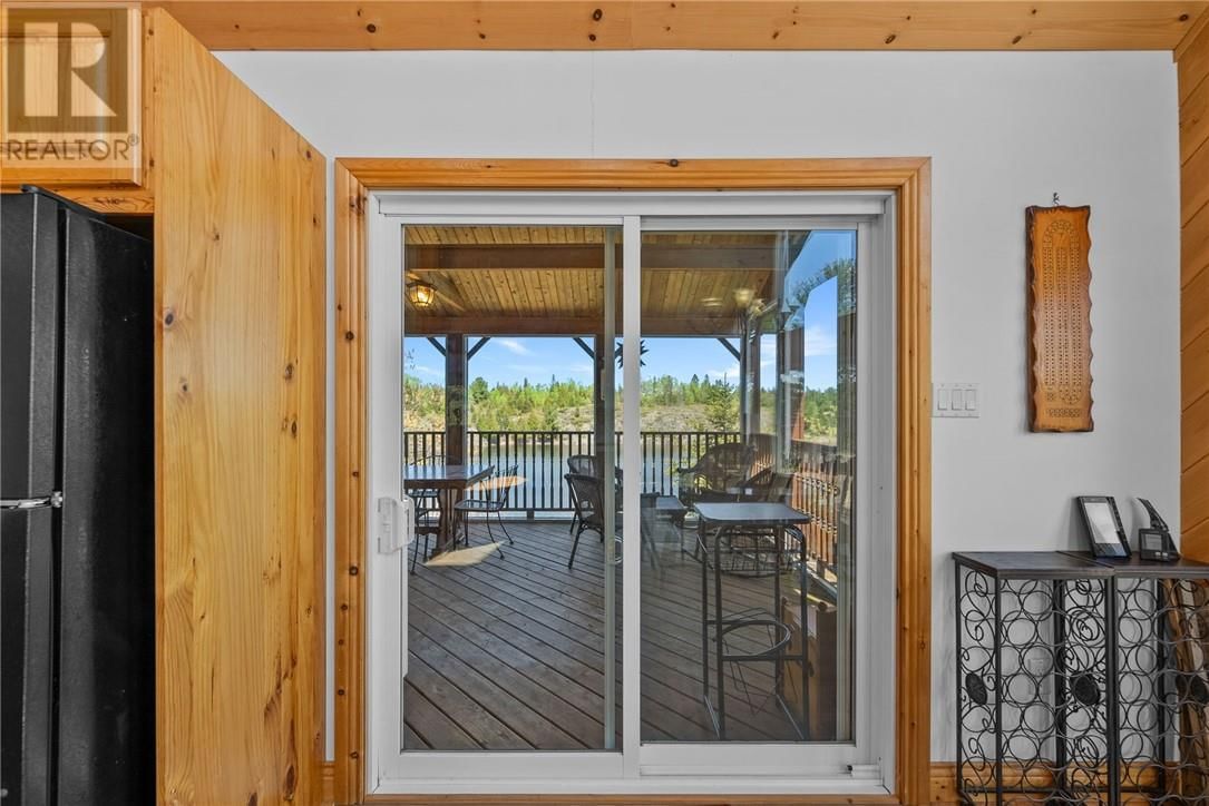 2688 BAY OF ISLANDS Image 17