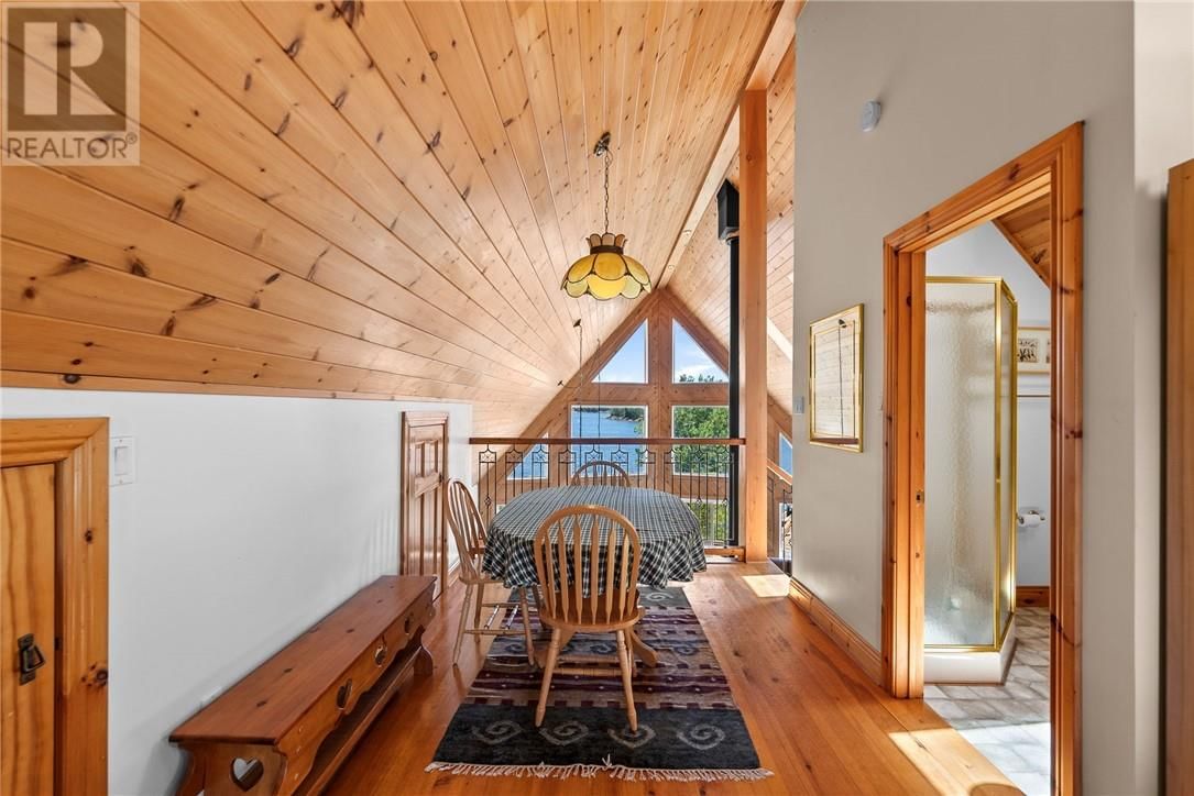 2688 BAY OF ISLANDS Image 44