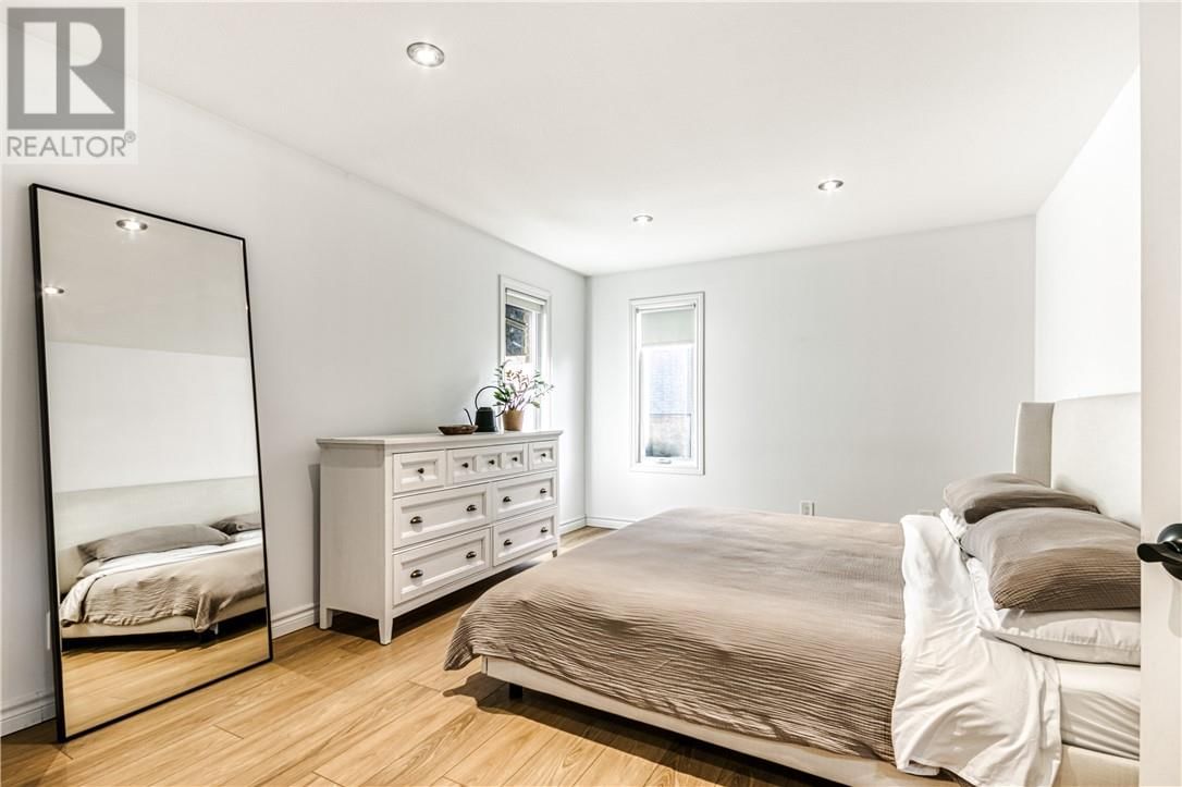 1 NEPTUNE AVENUE Image 18