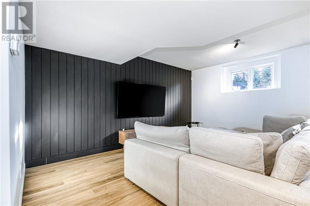 1 NEPTUNE AVENUE Image 22
