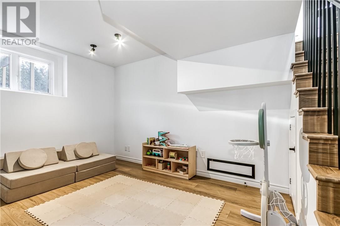 1 NEPTUNE AVENUE Image 23