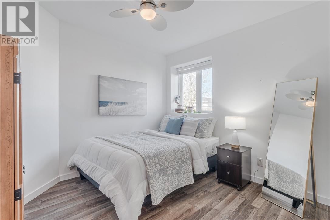 4627 BEAUDELAIRE COURT Image 39