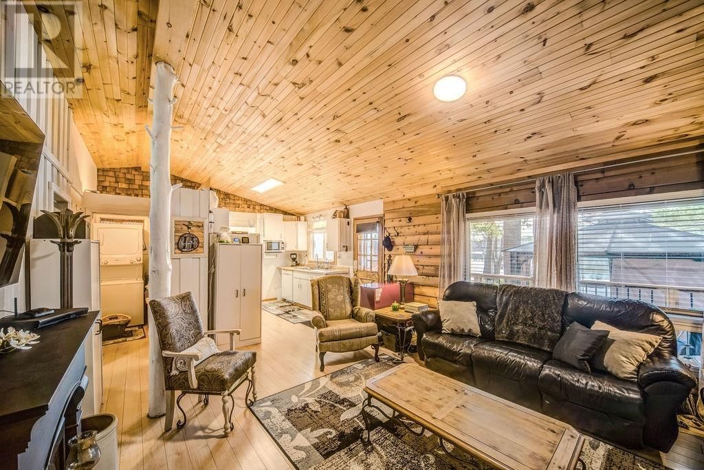 670 LAKE ROAD Image 20