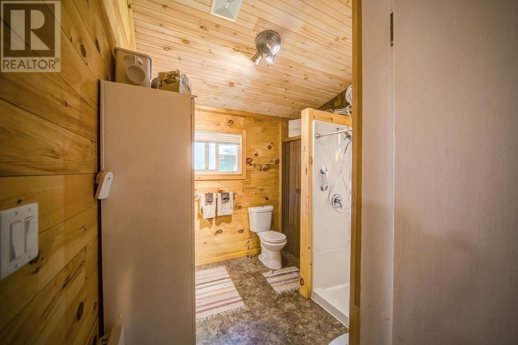 670 LAKE ROAD Image 26