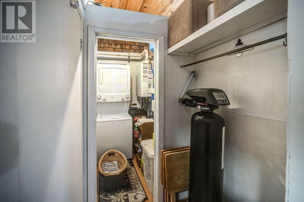 670 LAKE ROAD Image 29