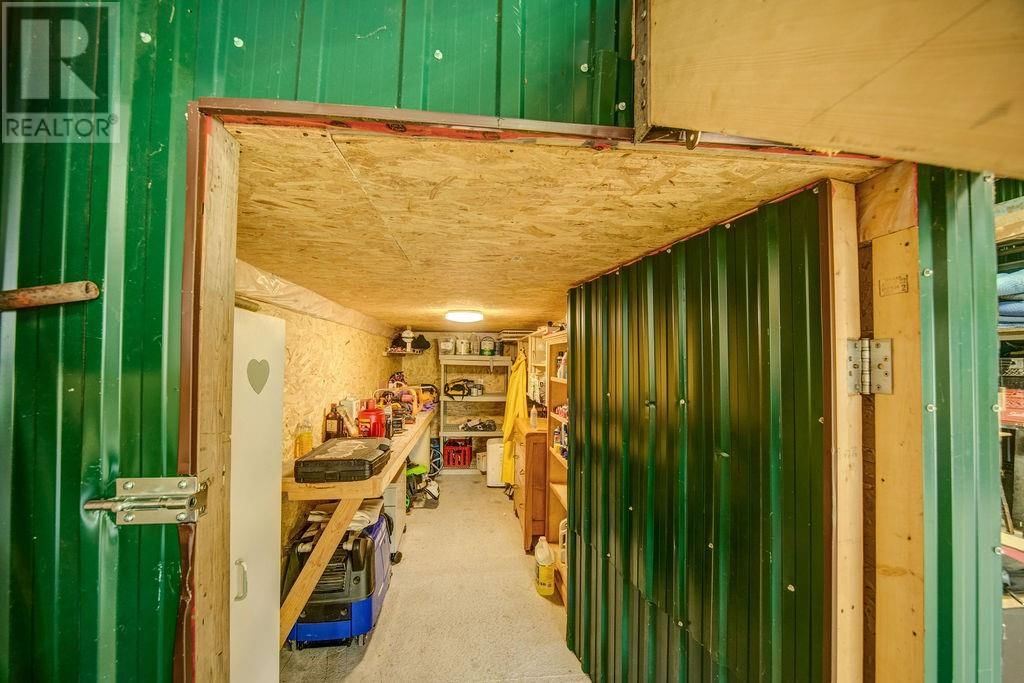 670 LAKE ROAD Image 36