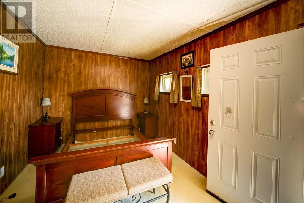 670 LAKE ROAD Image 44