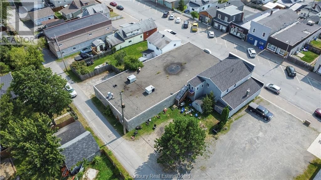 24 YOUNG STREET Image 10