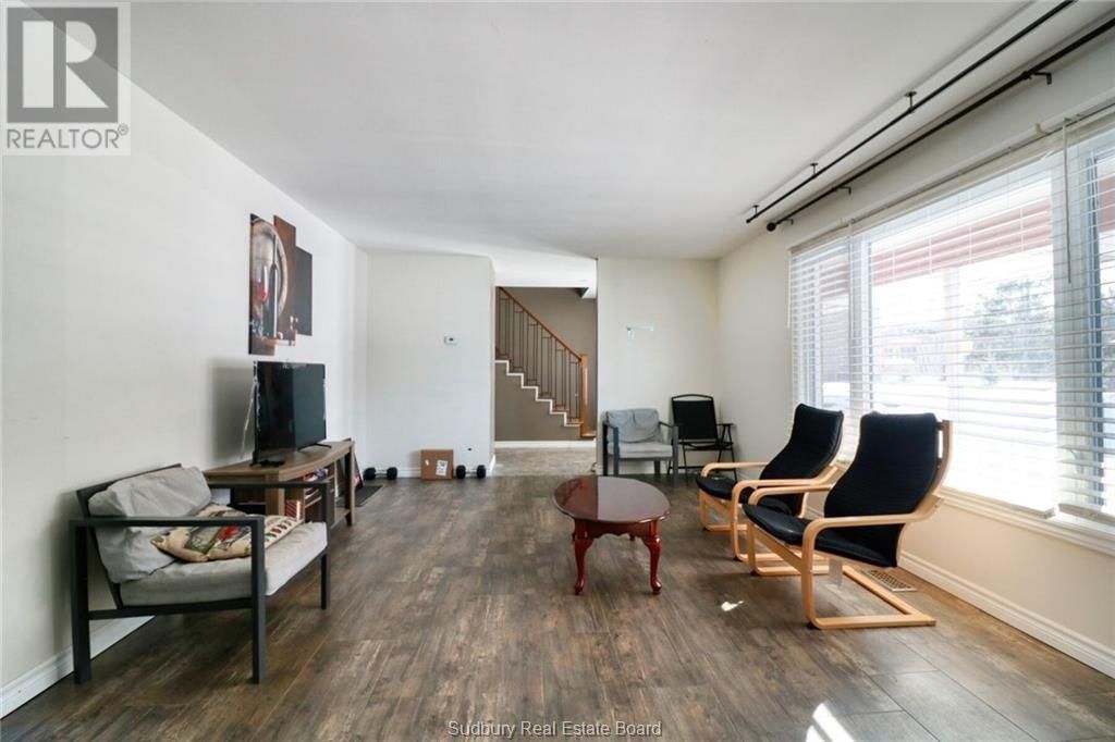 18 YOUNG STREET Image 11