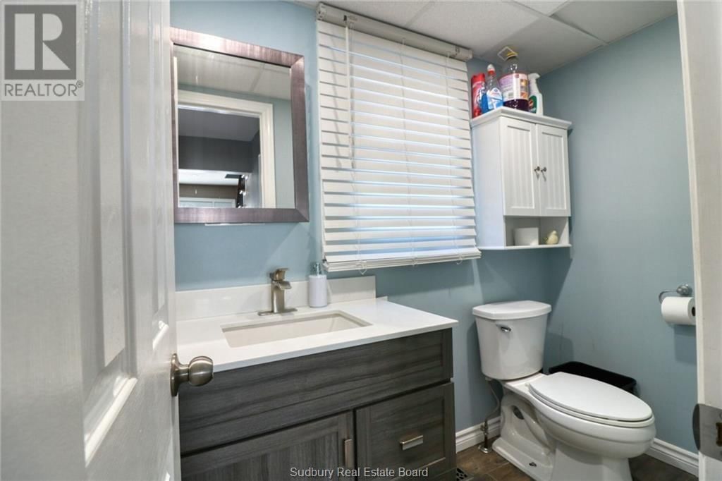 18 YOUNG STREET Image 20