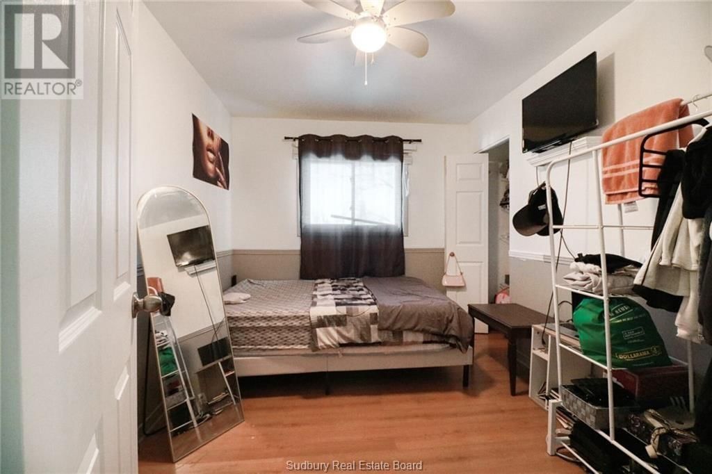 18 YOUNG STREET Image 23