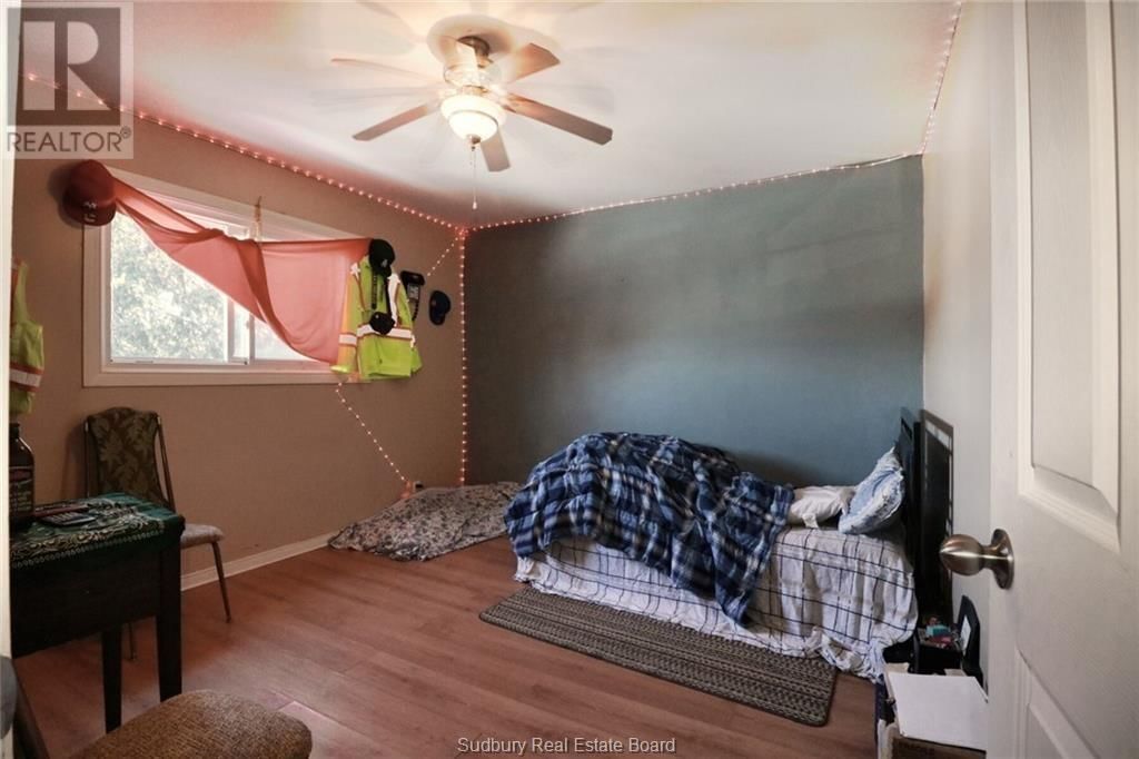 18 YOUNG STREET Image 25