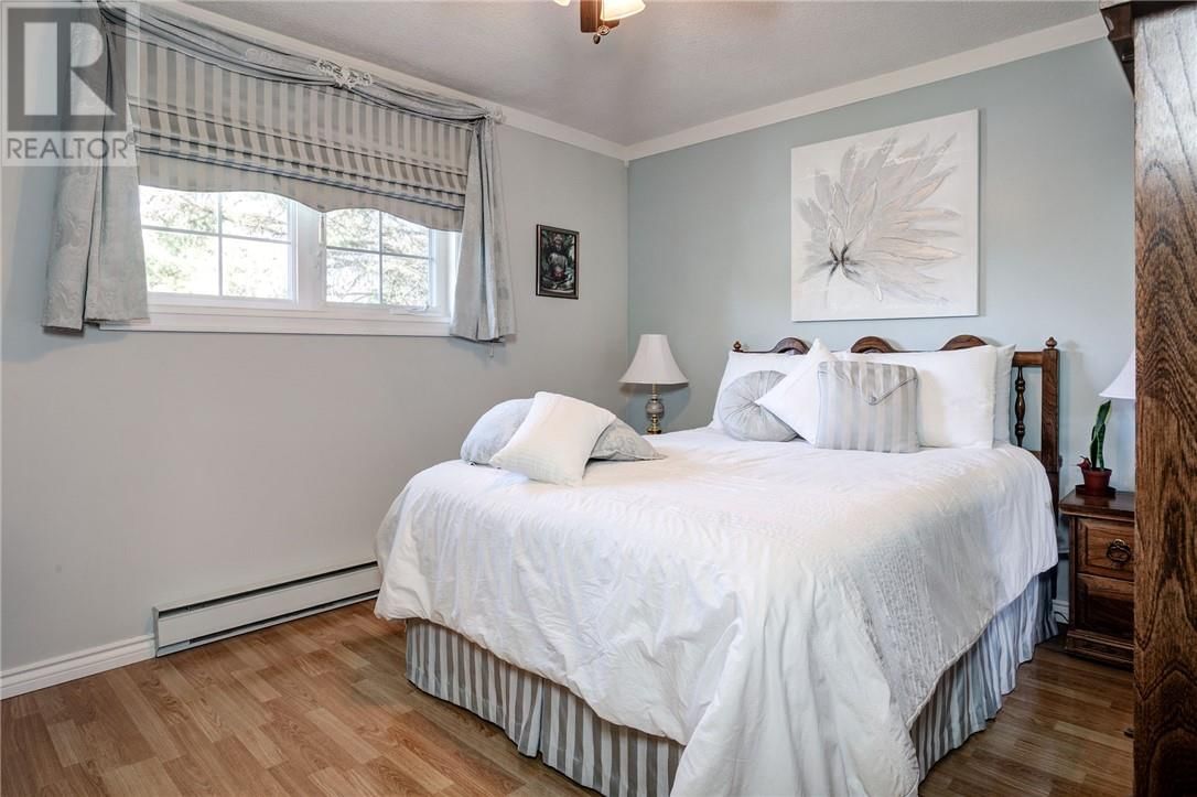 1550 CAMPEAU STREET Image 13